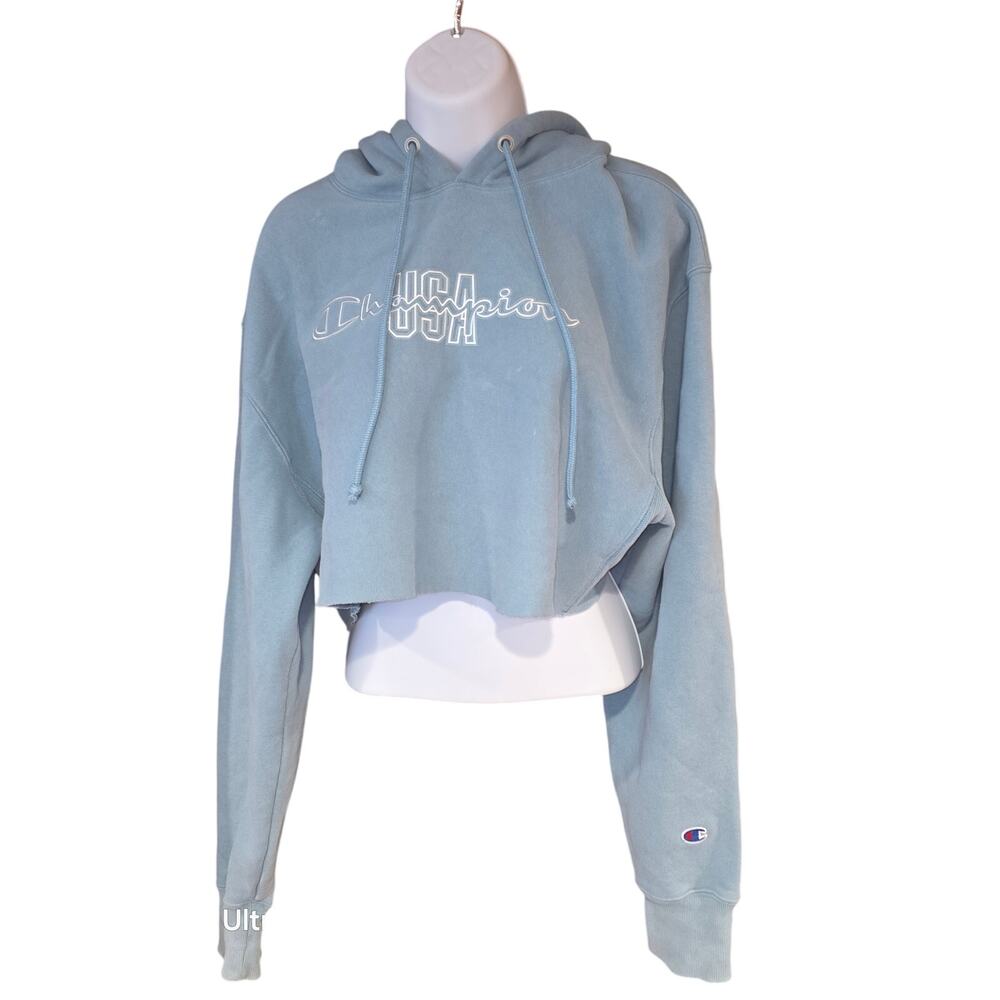 vintage Champion USA baby blue, cropped, pullover‎ hoodie sz M